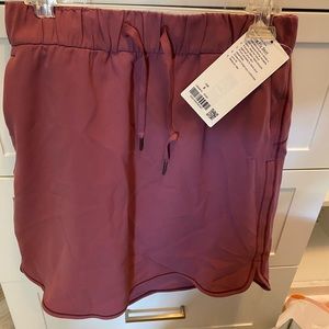 Lululemon on the fly skirt NWT